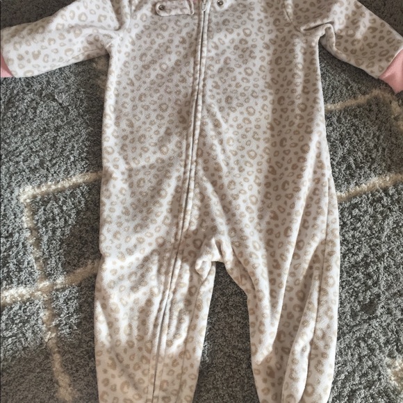 Set of 5 PJs (12 month) - Picture 4 of 6